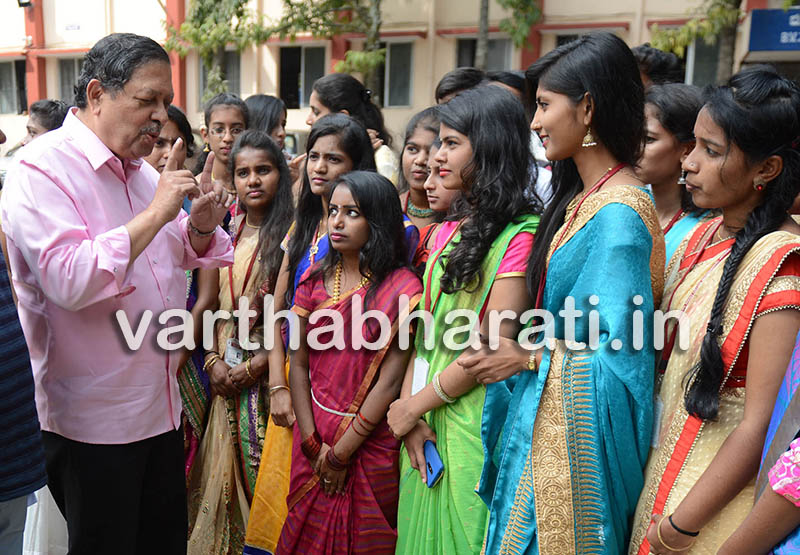 ಪತ್ರಿಕೋದ್ಯಮದ ಮೌಲ್ಯ ಮರೆತ ಪತ್ರಕರ್ತರು: ಸಂತೋಷ್ ಹೆಗ್ಡೆ